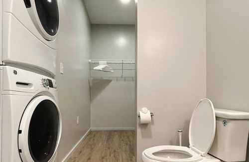 NoDo District Apartment | Desirable 1BD/1BA + Balcony- Downtown Omaha