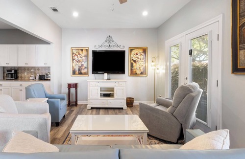 Emerald Waters Village House | Destin Breeze | Pet Friendly, Private Pool and Four Bikes