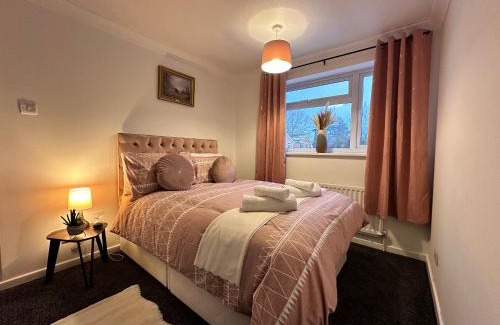 Mickleover House | Detached 3-Bedroom Home in a Quiet Derby Neighbourhood in Mickleover