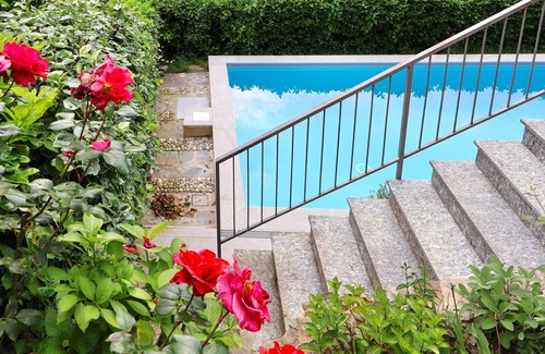 Luino House | Detached 5½-room house with pool and beautiful lake view