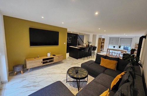 Saint-Priest-en-Jarez House | Detached house with garden and terraces near stadium