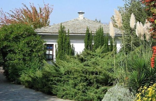 Afetai House | detached holiday house, calmly located in an olive grove