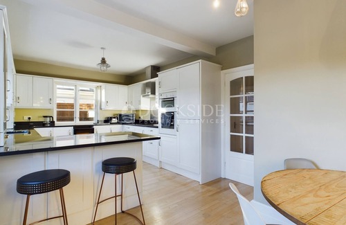 Rochester House | Detached Home close to wedding venues and Rochester, 35mins to London on train.