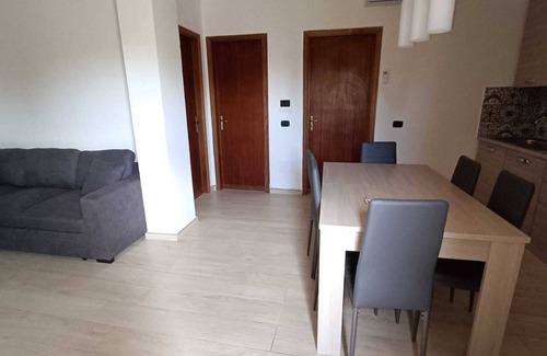 Sellia Marina House | DETACHED HOUSE A FEW MINUTES WALK FROM THE BEACH WITH PRIVATE GARDEN