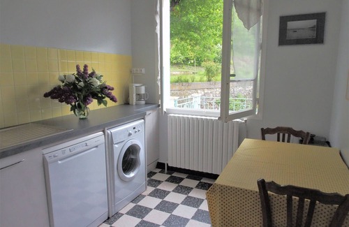 Sisteron House | Detached house in a privileged setting, private pool, pets welcome.