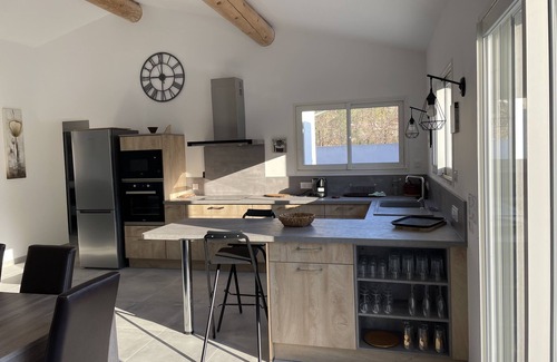 Pierrelongue Villa | Detached house in a quiet, elevated area