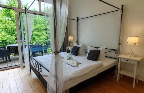 Gehlsdorf House | DEUTSCHE OSTSEEVILLA - große Villa mit Sauna, Spielplatz, PKW-Stellplätze, großer Garten