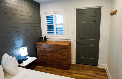 Clearwater Beach Hotel | Devon Shores- Standard Queen