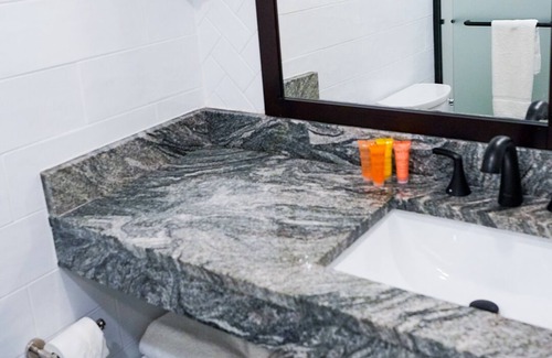 Clearwater Beach Hotel | Devon Shores- Standard Queen