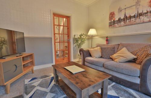 Hull House | Devon St - Cozy home, Free easy parking!