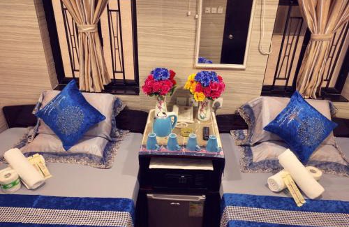Tsim Sha Tsui House | Dhillon Hostel - Reception 10th floor Block E CHUNGKING MANSION TSIM SHA TSUI KOWLOON