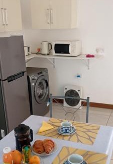 Balaclava Apartment | diamante rosa