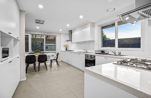 Glen Waverley House | 'Diamond' Quality Family Home in Glen Waverley
