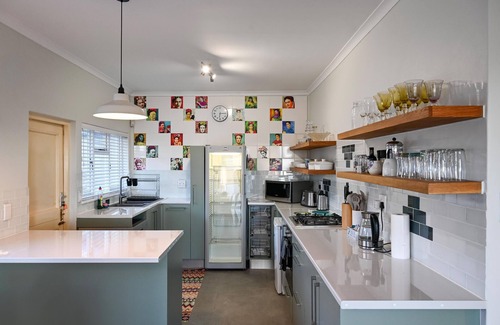 Gordons Bay Central Apartment | Die Badhuis - Fabulous living with private pool - Sleeps 4