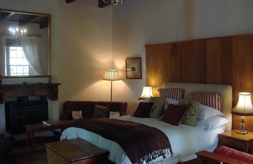 George House | Die Waenhuis Guest House