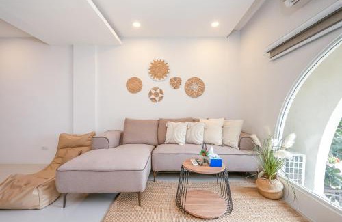 Nimman Villa | Digital Nomad 5BR House Fast Wi-Fi In Nimmanhemin