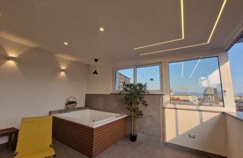 Naples City Centre Bed & Breakfast | Dillo alla Luna luxury apartment