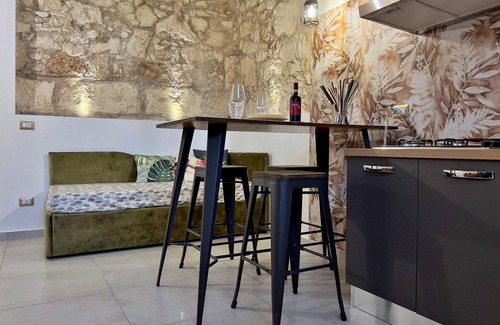 Santa Lucia Apartment | Dimora Diaz venti3a, in the center, a stone's throw from Ortigia.