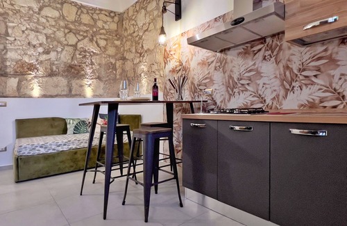 Santa Lucia Apartment | Dimora Diaz venti3a, in the center, a stone's throw from Ortigia.