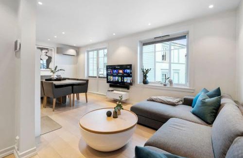 Bergen City Centre Apartment | Dinbnb Homes I Historical 1850 House