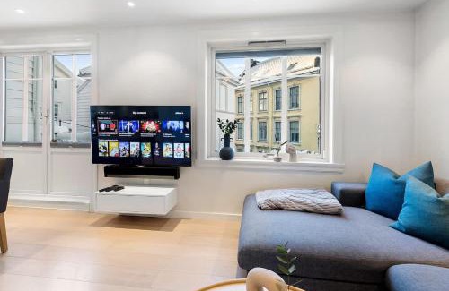 Bergen City Centre Apartment | Dinbnb Homes I Historical 1850 House