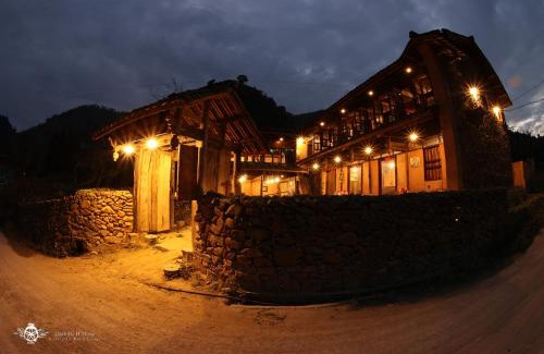 Dong Van Hotel | Dinh Đá H'Mông - Karsterly Rock Lodge
