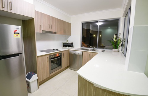 Mountain Creek Apartment | Direct Collective - Breeze on Brightwater