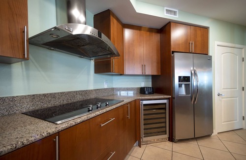 Daytona Beach Condo | Direct Ocean Front Luxury Condo. 3Bed/3Bath.Awesome Views of the entire Beach .