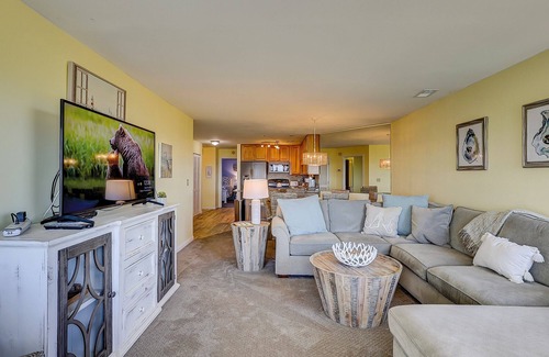 Folly Field Condo | Direct Oceanfront 2 BR Updated Luxury condo Bikes & Beach Gear Included