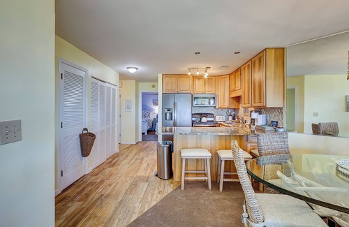 Folly Field Condo | Direct Oceanfront 2 BR Updated Luxury condo Bikes & Beach Gear Included