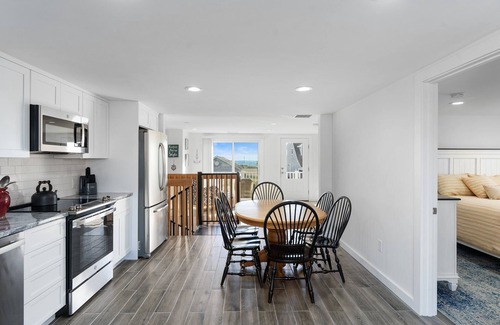 Eastward Look House | Direct water views across from Scarborough beach