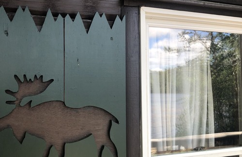 Conway Cabin | Direct Waterfront Log Cabin,Sweeping Mt Views. Sunsets, Fire-pit, Boats, Hiking