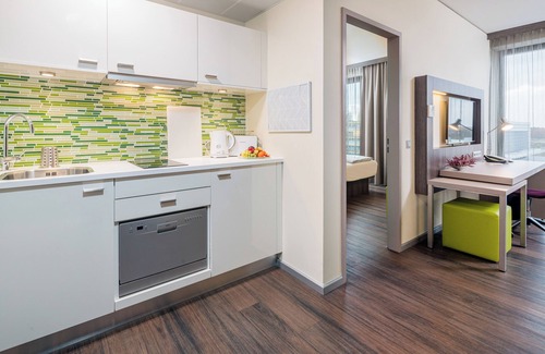 Frankfurt Airport Area Hotel | Directly at the airport & S-Bahn - in a few minutes in Frankfurt city center.