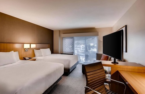 Mountain House Hotel | Discover Keystone Peaks! 2 Classy Units, Pet-friendly, Free Breakfast, Shuttle!