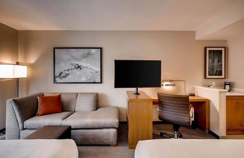 Mountain House Hotel | Discover Keystone Peaks! 2 Classy Units, Pet-friendly, Free Breakfast, Shuttle!