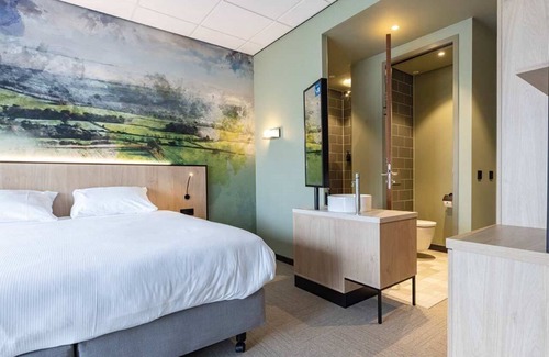 Marknesse Hotel | Discover Nature’s Beauty from a Cozy Rooms with Terrace - 2 Family Suites