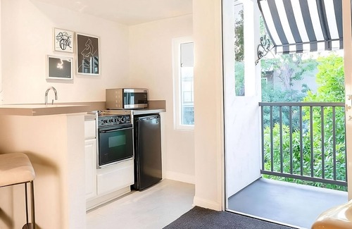 Norma Triangle Apartment | Discover Pizza Dough Pizzeria & Bar! Lovely Unit, Pet friendly