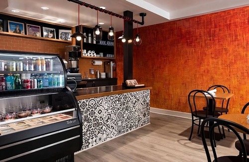 Norma Triangle Apartment | Discover Pizza Dough Pizzeria & Bar! Lovely Unit, Pet friendly