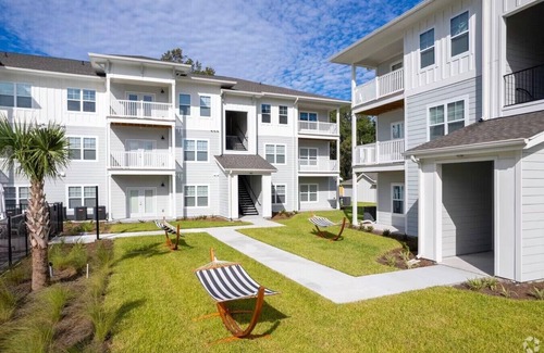 Orange Park Apartment | Discover Simple Luxury Living in Jacksonville: 2BR, 2BA Pool View Retreat