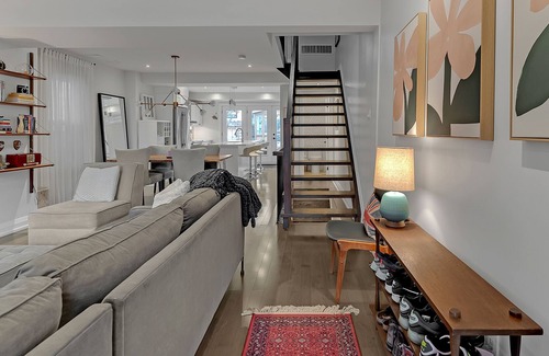 Upper Beaches House | Discover Unmatched Luxury with Fully Furnished 2-Bed, 3-Bath Gem in Toronto