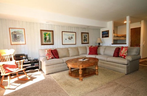 Mammoth Lakes House | Discovery 4 #113