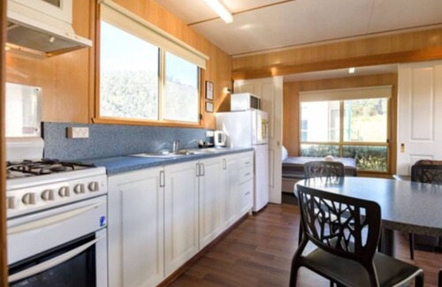 Mornington Cabin | Discovery Parks - Mornington