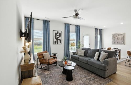 Normal House | Discovery Point Getaway townhouse