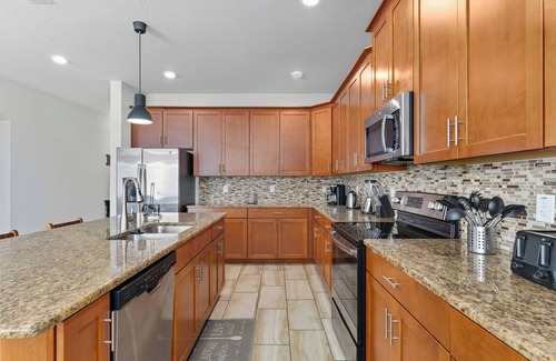 Kissimmee House | Disney 10min | 6BR w/Screened Pool