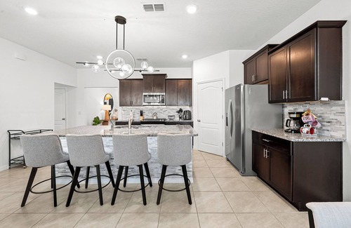 Loughman House | Disney Vacation Home Solterra