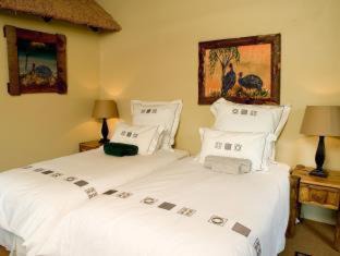 Leeupoort Cabin | Ditholo Game Lodge Bela Bela