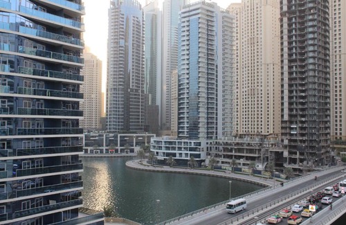 Dubai Marina Apartment | Dive in the marina- luxury condo marina mall steps away