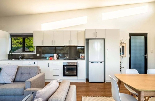 Coles Bay House | Dock of the Bay - Freycinet Holiday Houses
