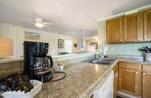 Cedar Key Cabin | Dock * Water View * Screened Deck * 2 Kitchens * Fishing Deck