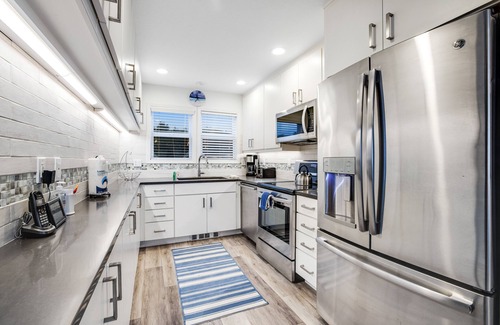 Tierra Del Mar House | Dog-Friendly Beachfront Escape W/Large Deck, Free WiFi, Fireplace & Ocean View